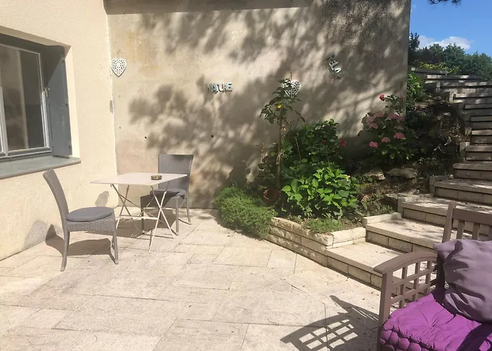 Au Chant Des Oiseaux Hennecourt